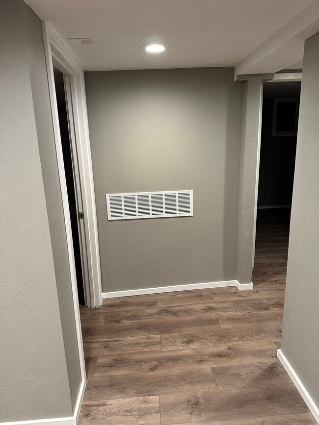 Building Photo - 264 36th St