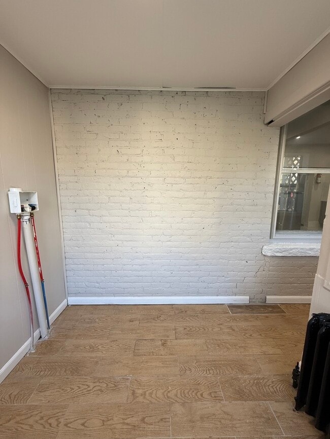 Building Photo - 438 Neville St