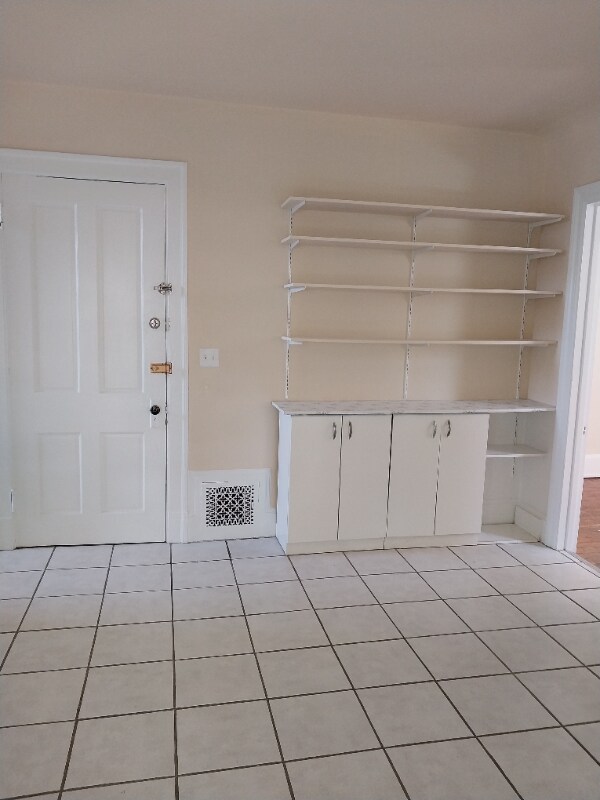 Building Photo - 3517 Clifton Ave