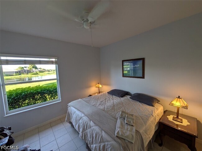 Building Photo - 10541 Diamante Way