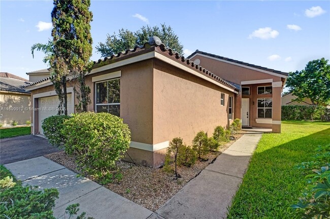Building Photo - 658 Stanton Dr