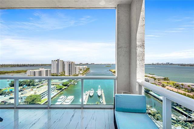 Building Photo - 7900 Harbor Island Dr