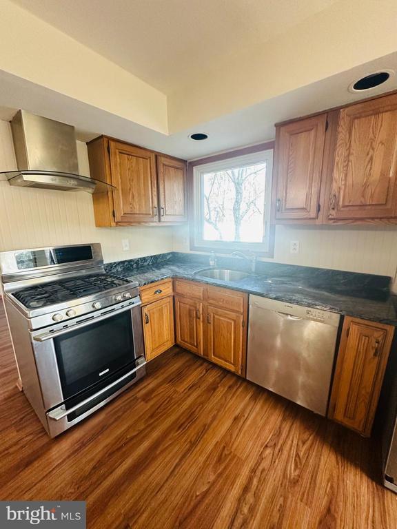 Building Photo - 15 Cherrywood Dr