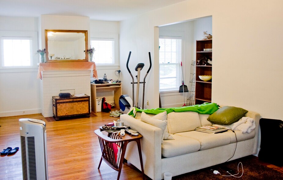 Garage Living Room - 57 Elmwood Pl