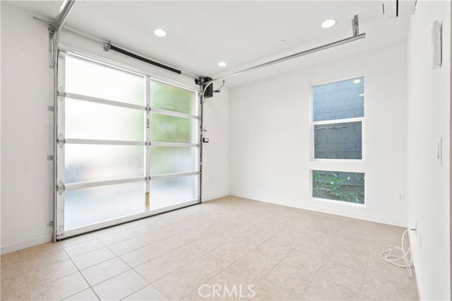 Building Photo - 1533 Sullivan Ave