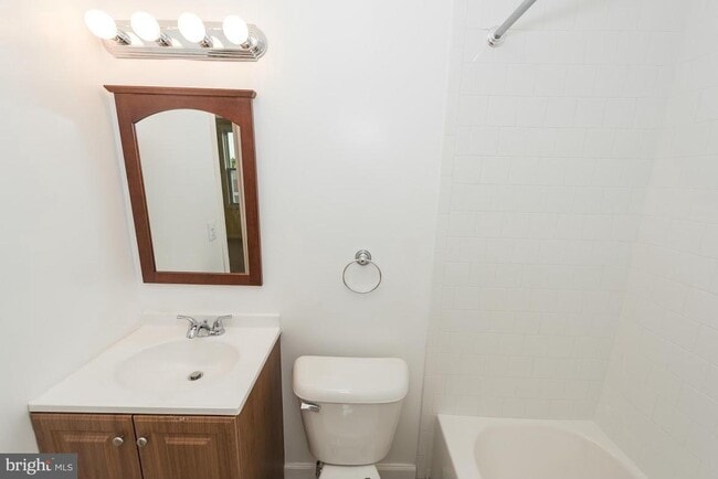 Building Photo - 3305 Elmora Ave