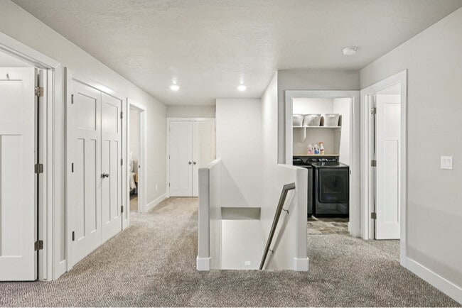 Building Photo - 1547 W Pyrite Ln