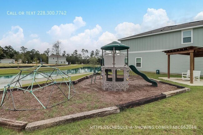 Building Photo - 12277 Sinclair Dr