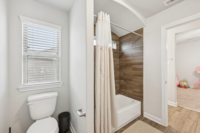 Building Photo - 2406 Harborwood Ct