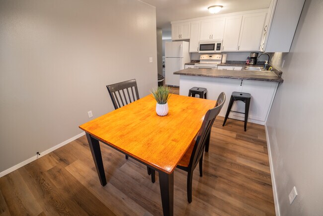 Building Photo - 1726 E Audrey Ln