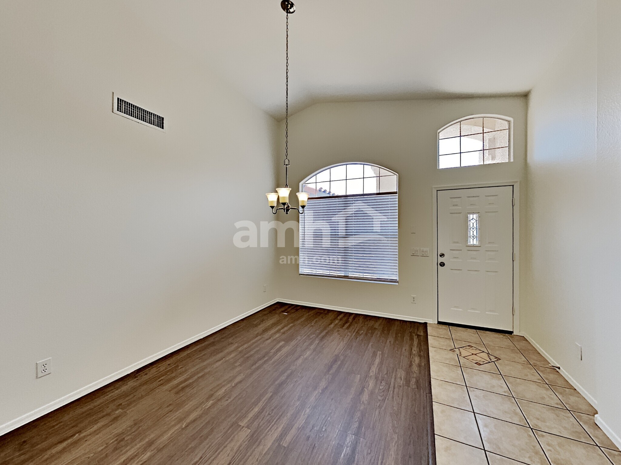 Building Photo - 12554 W Holly St