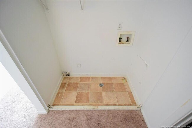 Building Photo - 573 Winding Creek Rd