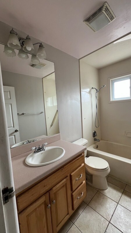 Building Photo - 440 Huntington Ln