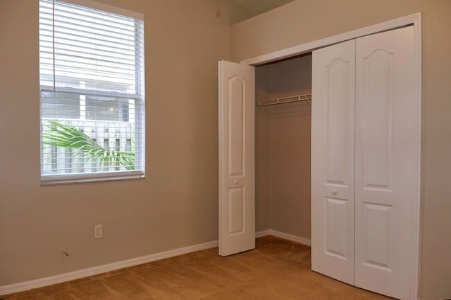Building Photo - Beautiful 3 bed/2 bath home in Hunter's Cr...