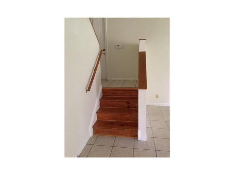 Building Photo - 6542 Via Regina