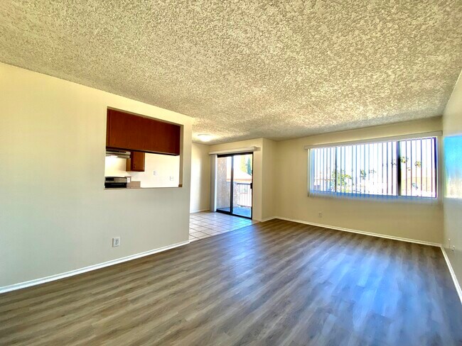 Building Photo - 1240 S Centre St