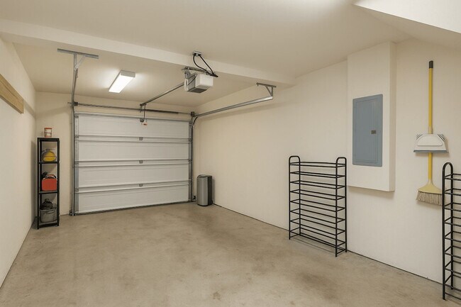 Building Photo - 1308 E Marion St