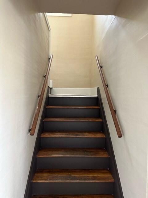 Building Photo - 90 Mayflower St