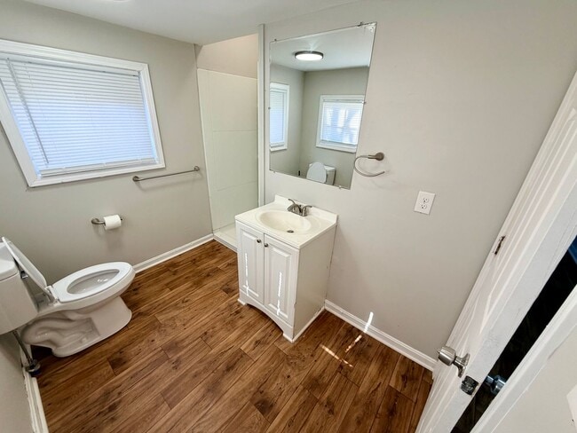 Building Photo - 526 Ohio St