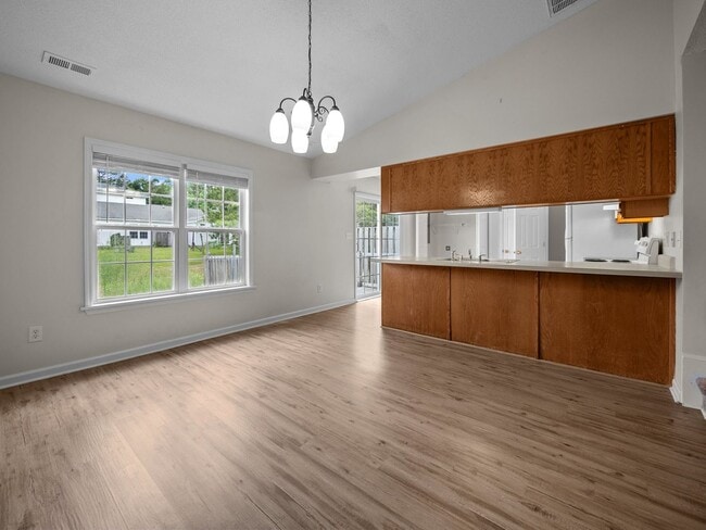 Building Photo - Welcome to Winners Circle!