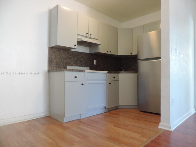 Building Photo - 3615 Thomas Ave