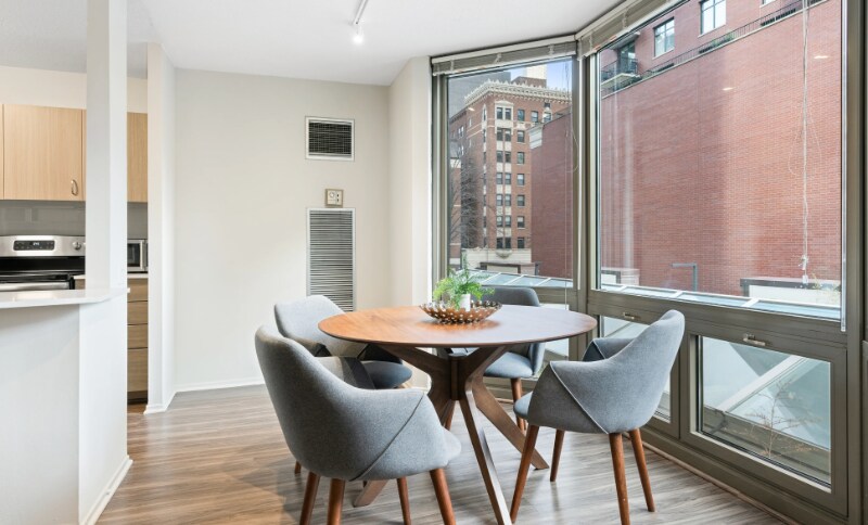 Building Photo - 1122 N Clark St