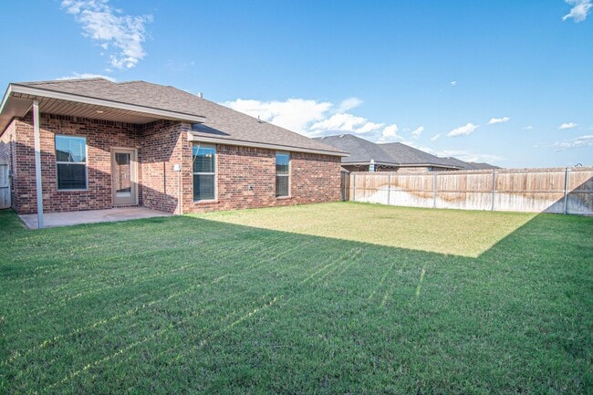 Building Photo - 2512 Outlaw Ct