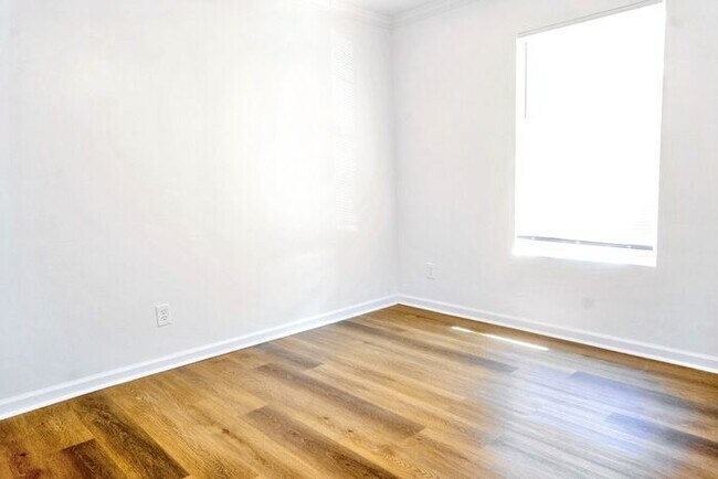 Building Photo - **Cozy 3 Bedroom 2 Bathroom home in Atlant...