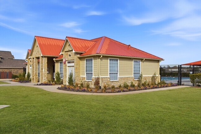 Building Photo - 31039 Sundance Woods Ct