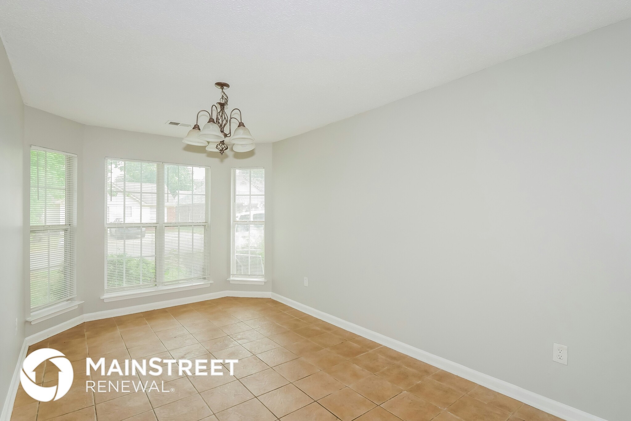 Building Photo - 3437 Laurelwood Dr