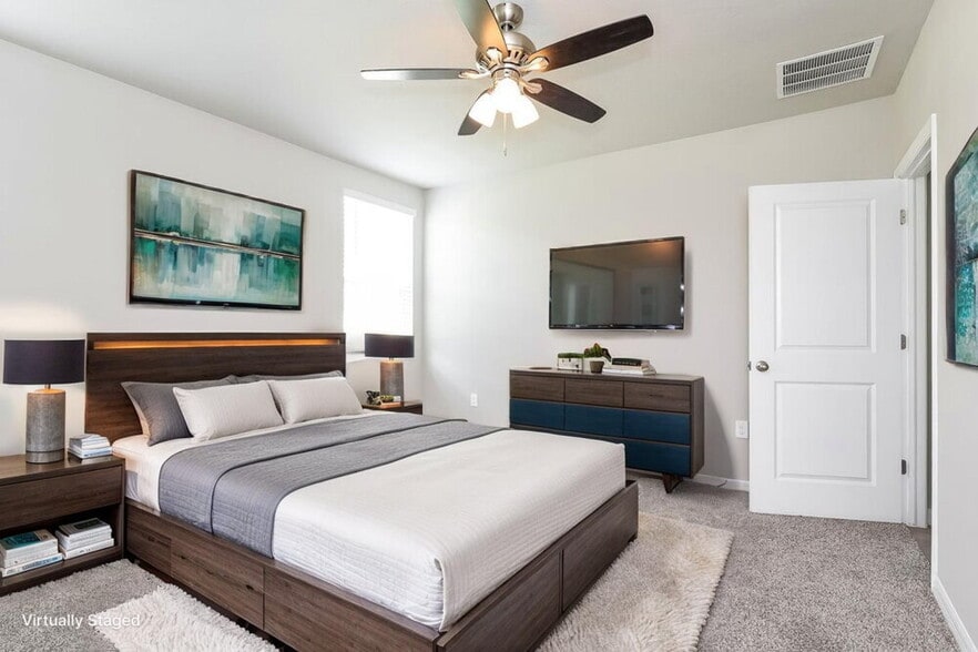 Building Photo - 1002 Oak Vly Dr