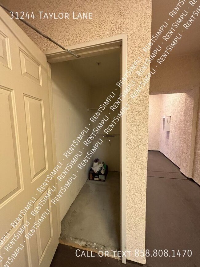 Building Photo - 31244 Taylor Ln