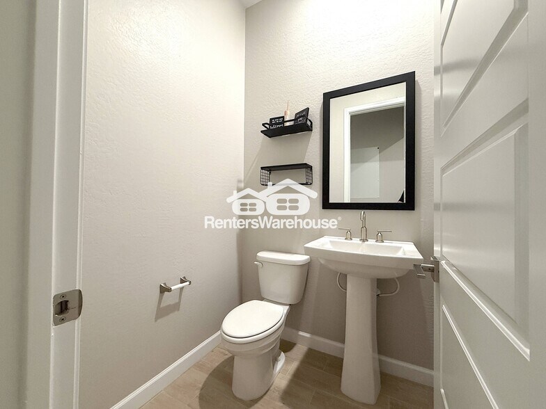 Building Photo - 5059 E Gallop Wy