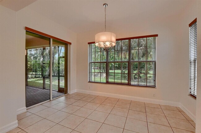 Building Photo - 8290 NW 105th Ln