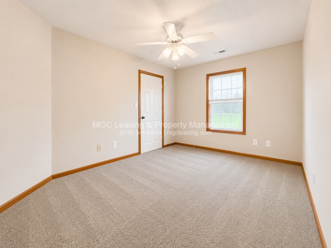 Building Photo - Beautiful Ranch-Style Duplex in Peculiar, MO - Available 09/22/26