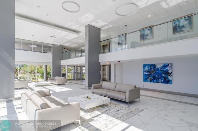 Building Photo - 525 N Ocean Blvd