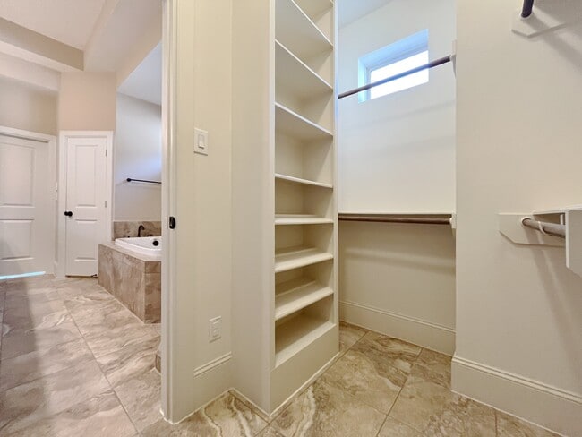 Building Photo - 5207 Gibson St