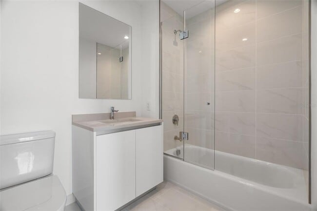 Building Photo - 400 Central Ave