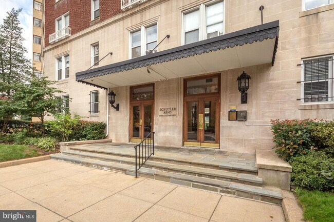 Building Photo - 1954 Columbia Rd NW