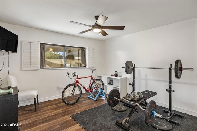 Building Photo - 221 W Sweetwater Ave