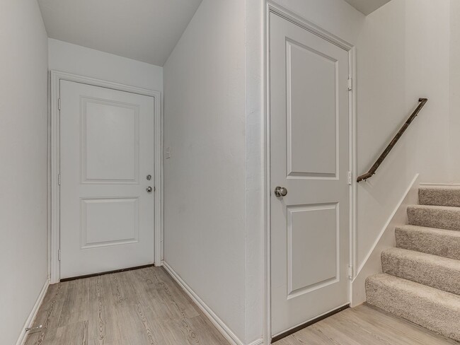 Building Photo - Brand New Home + Edmond Schools + 4 bedroo...