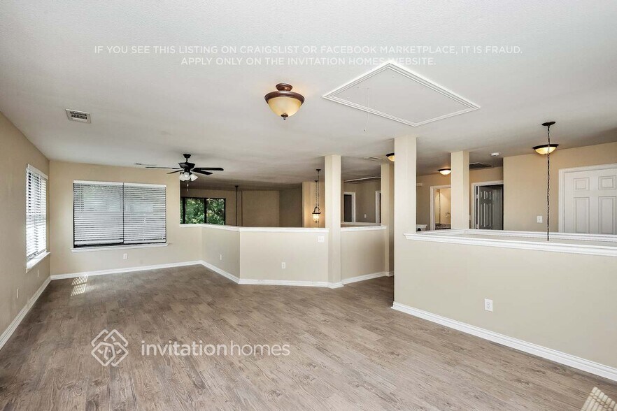 Building Photo - 2942 Greenway Dr