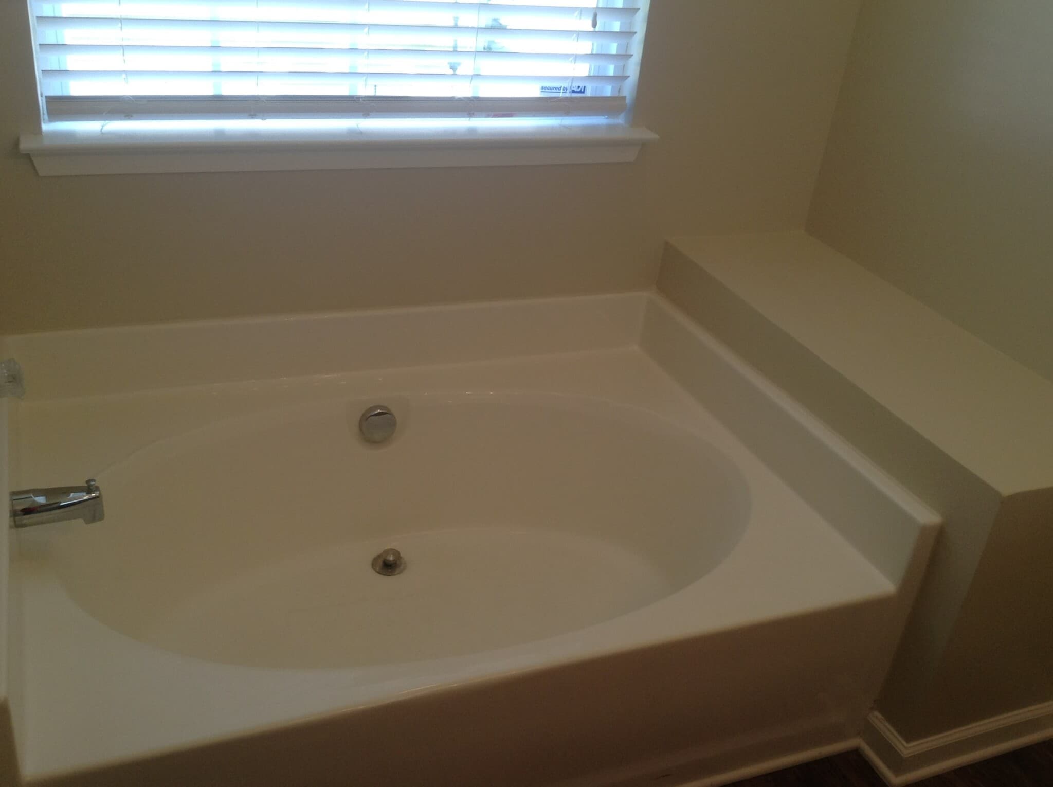 Building Photo - 1919 Sunset Village Dr