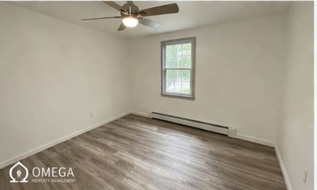 Building Photo - 13 Elm St