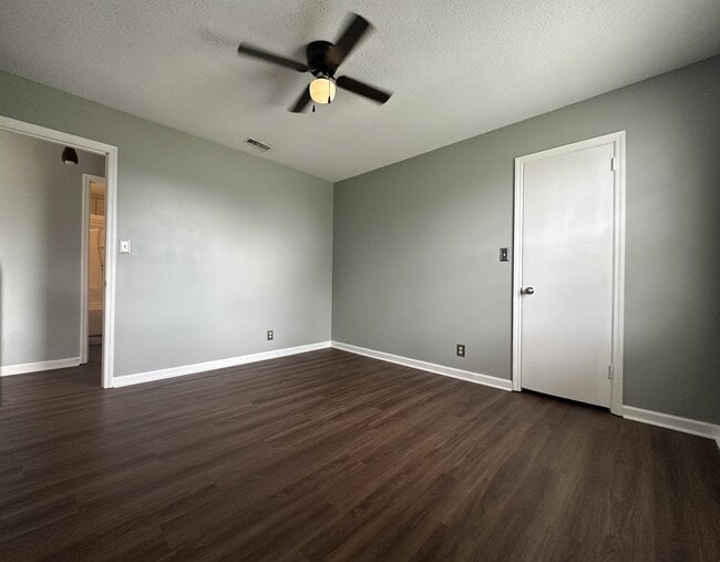 Building Photo - 361 Dupuis Dr