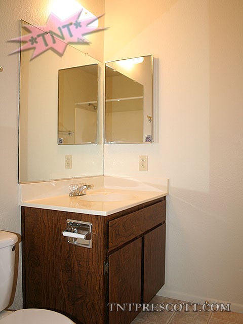 Building Photo - Condo in Montana Villas HOA ~ HOLD