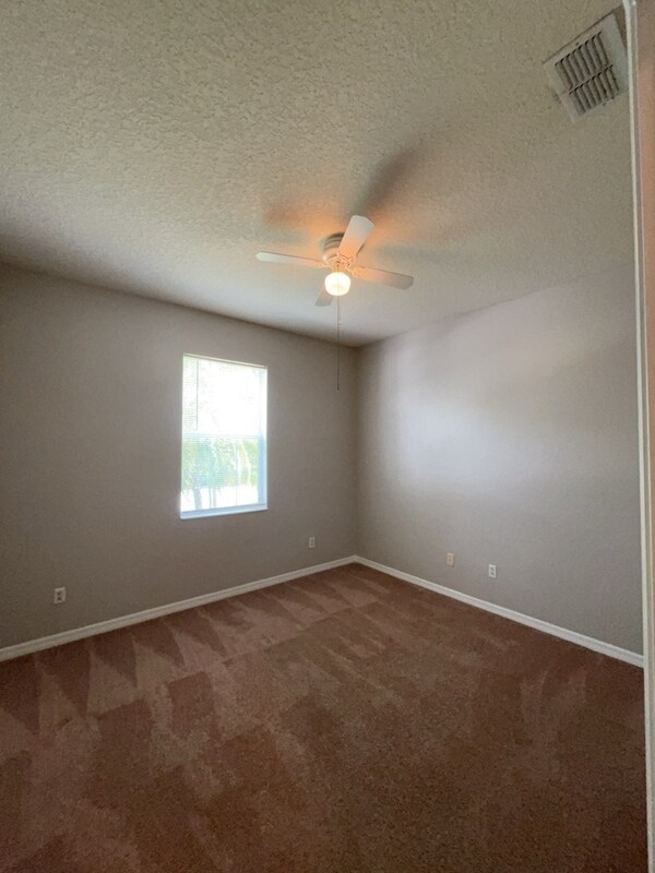 Building Photo - 9672 Piccadilly Sky Way