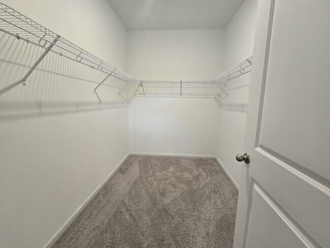 Building Photo - **October Rent Free**4 Bedroom, 2 Bath Hom...
