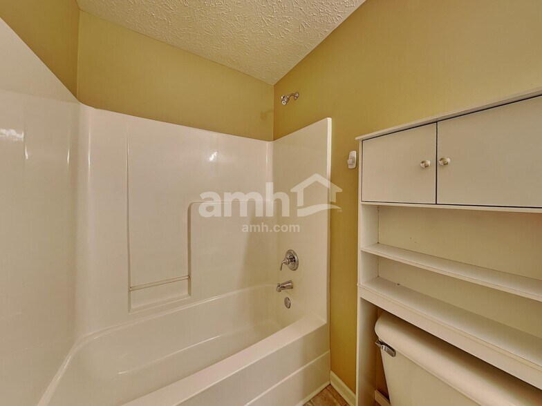 Building Photo - 3128 Hidden Creek Dr