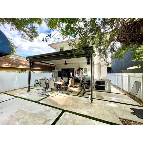 Building Photo - 2957 NW 45th St